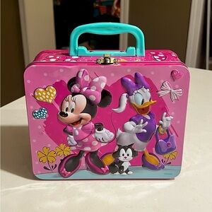 Disney Minnie Mouse and Daisy Duck Pink Tin Lunch Box